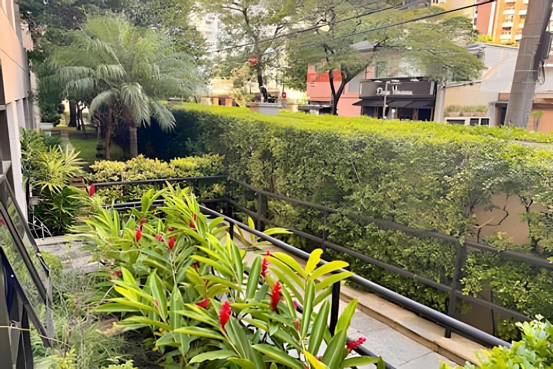 Apartamento Flats Em Moema: Metro, Wifi, Ar E Manobrista *